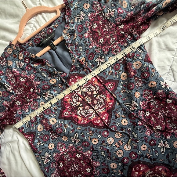 White House Black Market Boho Print Bell Sleeve Dress Size XS - Picture 9 of 12